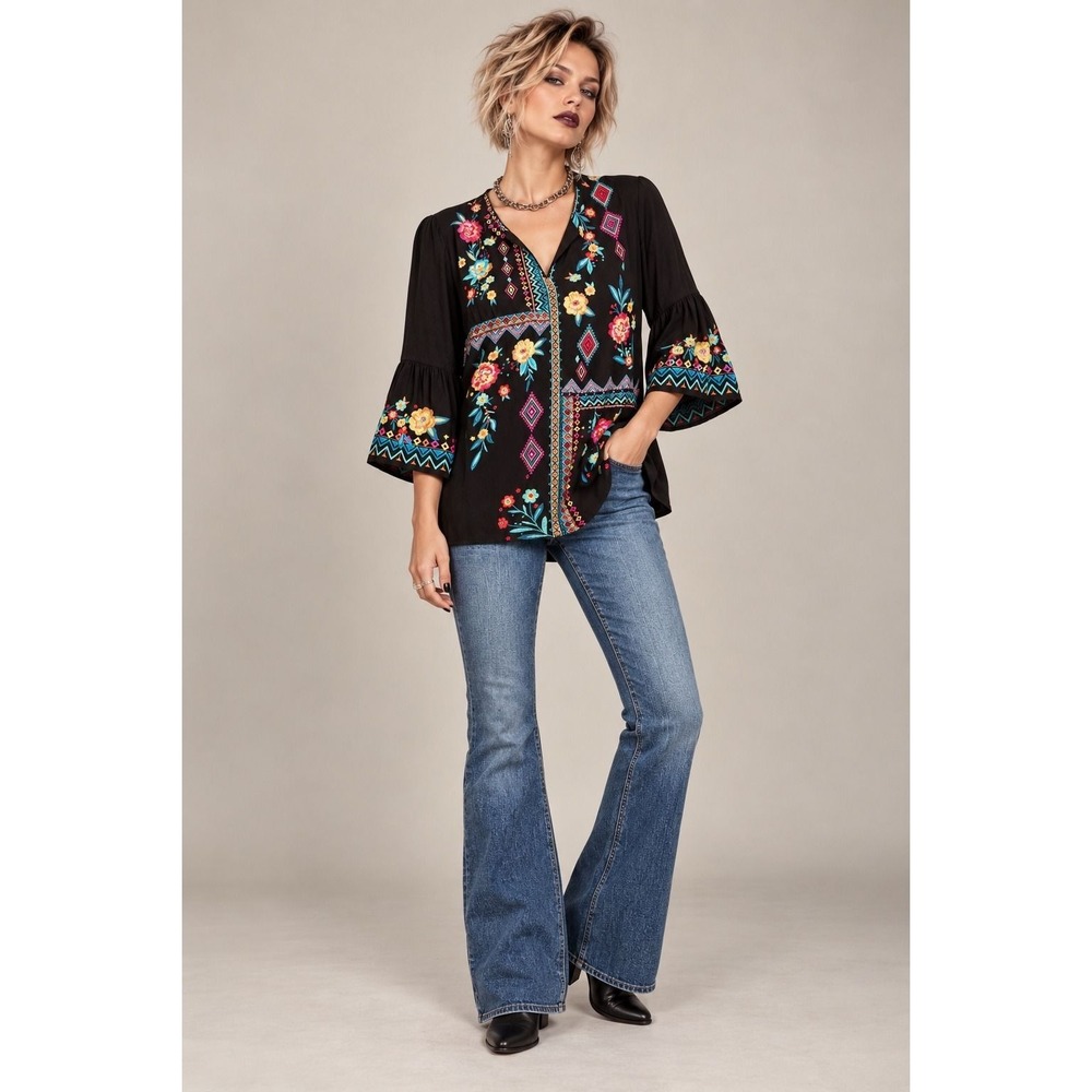 Savanna Jane M Black Embroidered Bell Sleeve Tunic Top